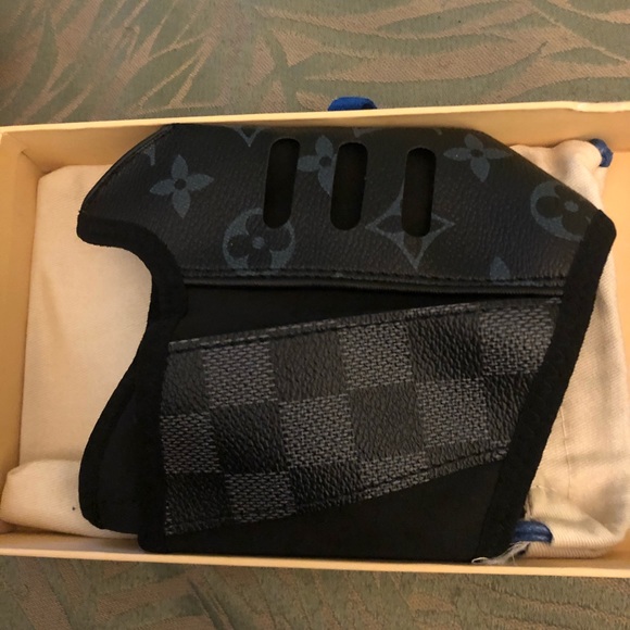 Louis Vuitton Denim Sneakers size 41 EU or Size 8 - Picture 9 of 11